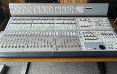D Command 24 Fader