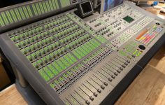 Icon D Control 16 fader with panner