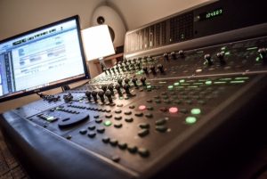 Avid D-Command ES, 8 Fader with XMON & Manual - Resurface